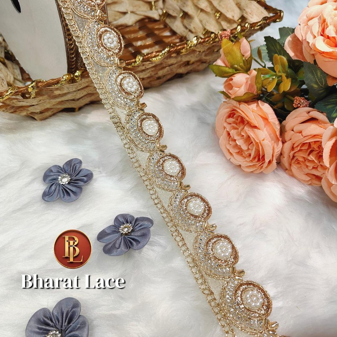 Golden Cutwork Border (Moon)